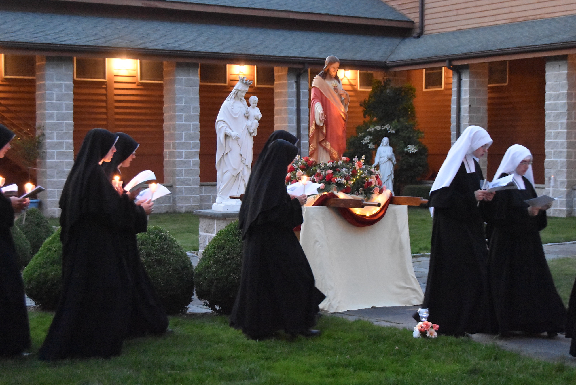 Feast of the Sacred Heart of Jesus Daughters of Mary